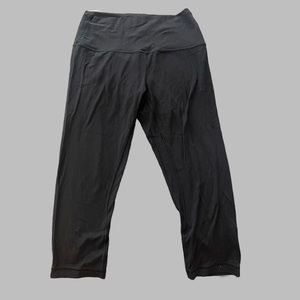 Lululemon capri leggigns Mid Rise